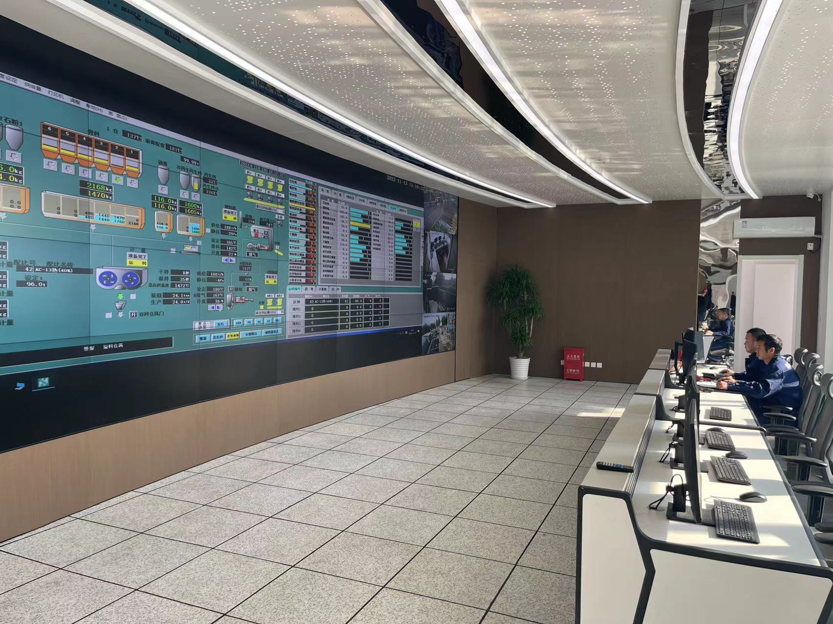 32年瀝青廠華麗變身 探秘計算機數(shù)據(jù)服務驅動的'智慧工廠'